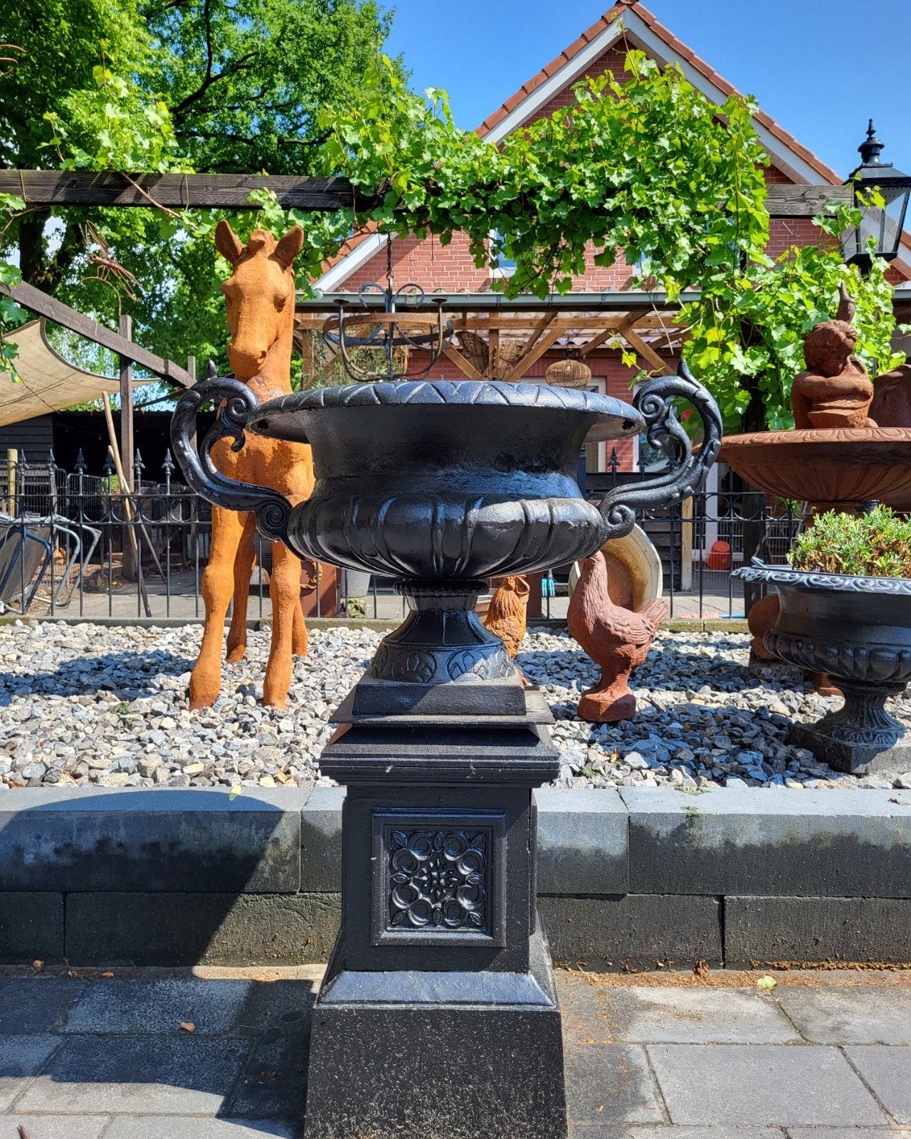 Gietijzeren tuinvazen tuinvaas bloempot bloembak op sokkel, Tuin en Terras, Ophalen of Verzenden, Nieuw