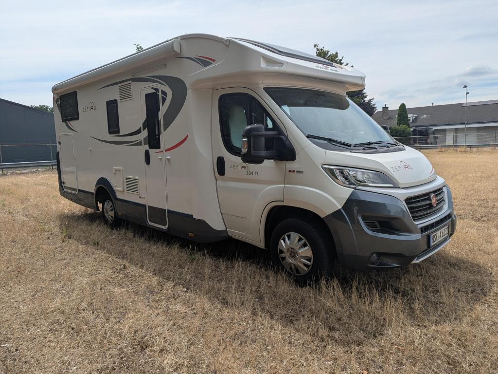 Roller Team Zefiro 284 TL lengte bedden - 150PK automaat, Caravans en Kamperen, Campers, Airbags, Ringverwarming, Fiat, 7 tot 8 meter