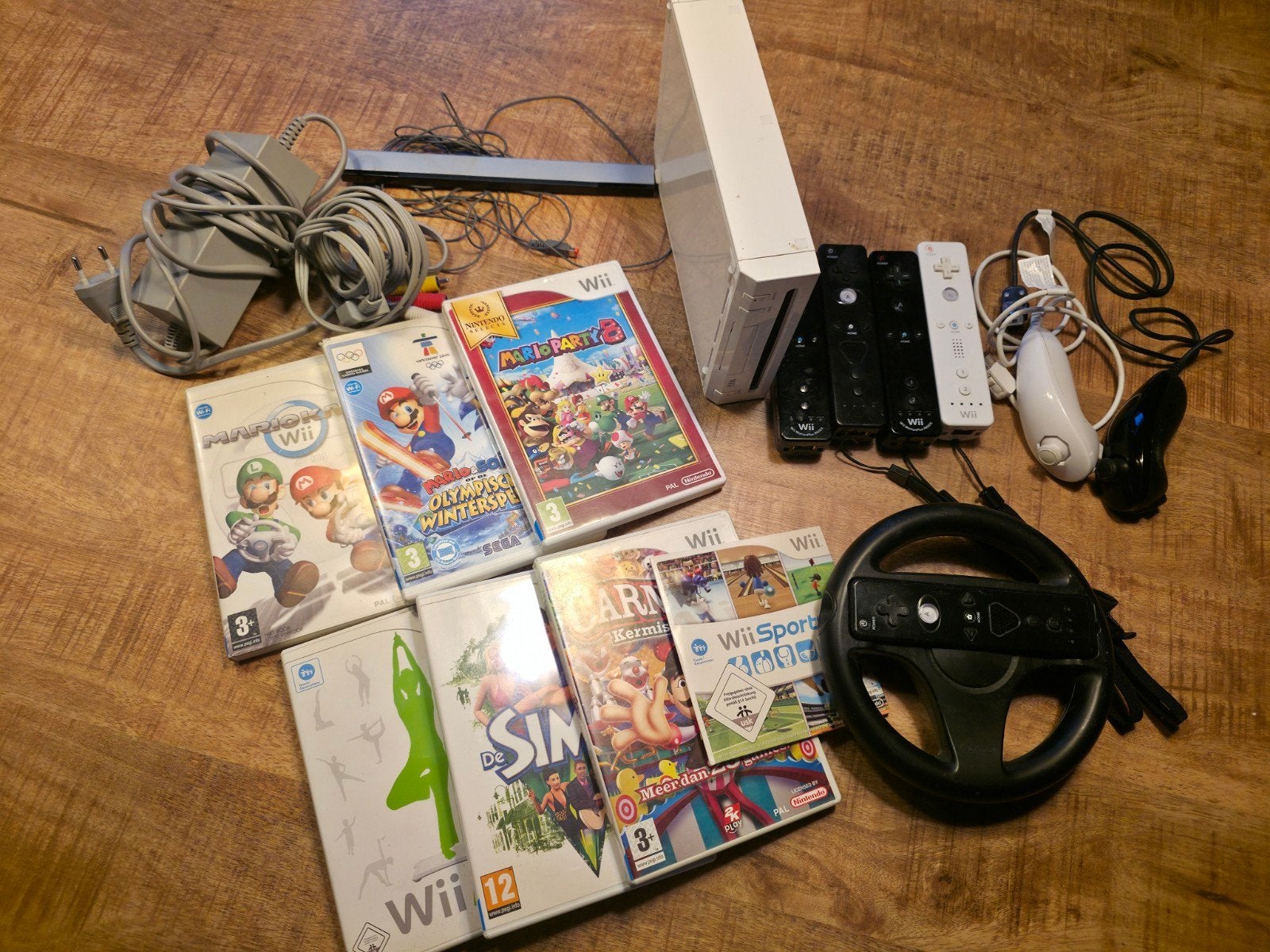 Wii nintendo, Ophalen of Verzenden, Gebruikt, Met 3 controllers of meer, Met games