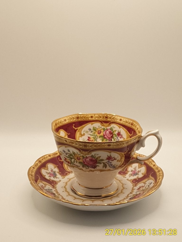 Royal Albert Lady Hamilton kop en schotel, Ophalen of Verzenden