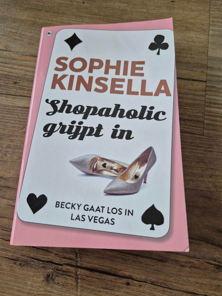 Shopaholic grijpt in - Sophie Kinsella (paperback), Ophalen of Verzenden, Gelezen, Sophie Kinsella, Nederland
