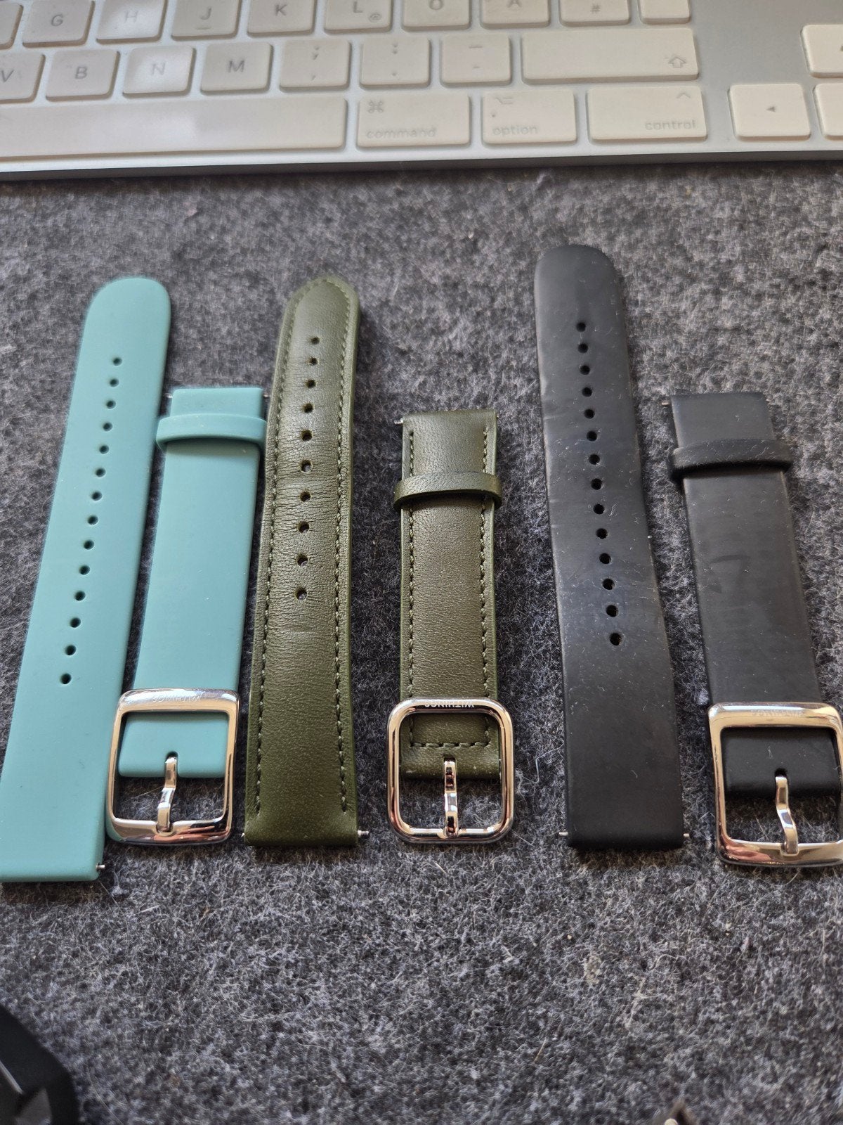 Foto 4 van Withings Steel HR 36mm HWA03B + oplader + 4 bandjes