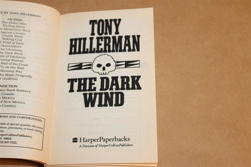 The Dark Wind — Navajo Detectives Tony Hillerman, Ophalen of Verzenden, Gelezen