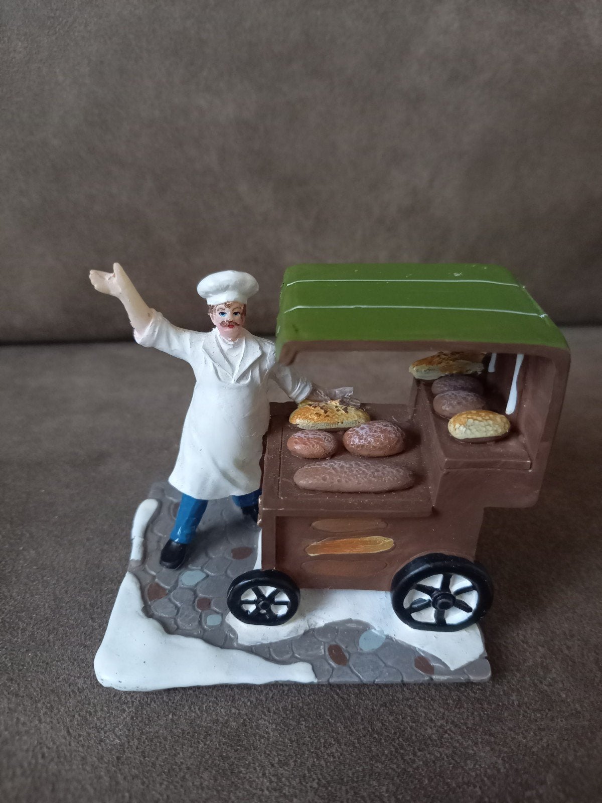Bakker met kar / leuk voor kerstdorp, Diversen, Ophalen of Verzenden, Gebruikt