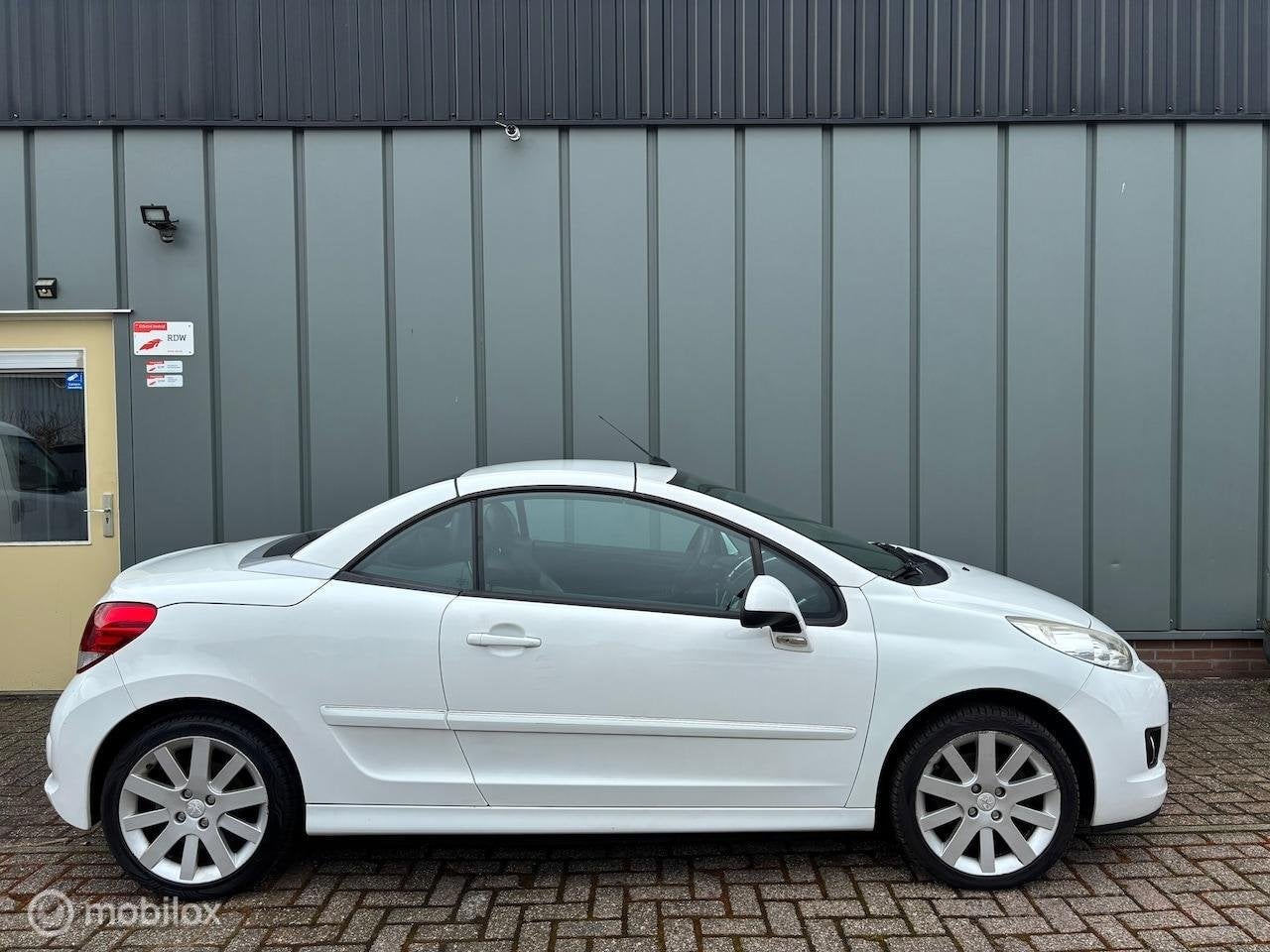 Peugeot 207 CC 1.6 VTi Griffe Airco - Cruise - APK - NAP - L, Auto's, Voorwielaandrijving, Euro 5, 4 cilinders, Cabriolet