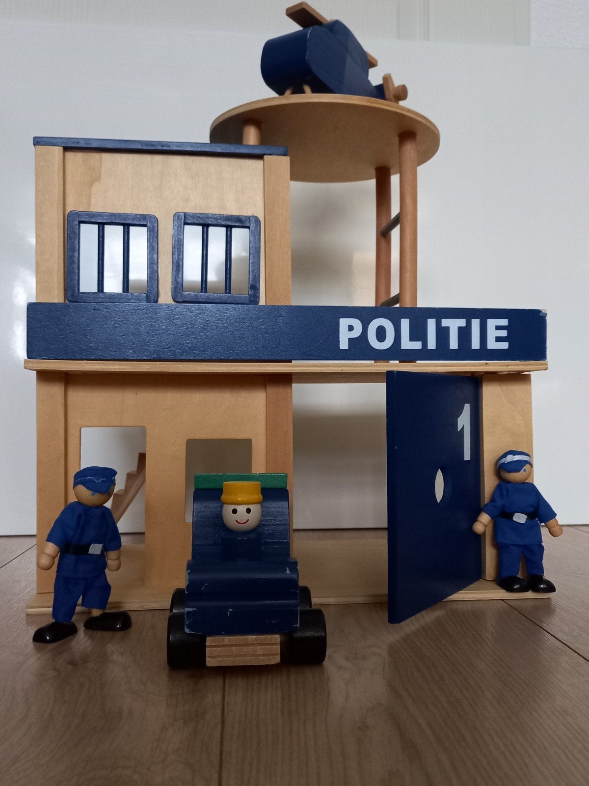 Politiebureau hout., Ophalen, Gebruikt