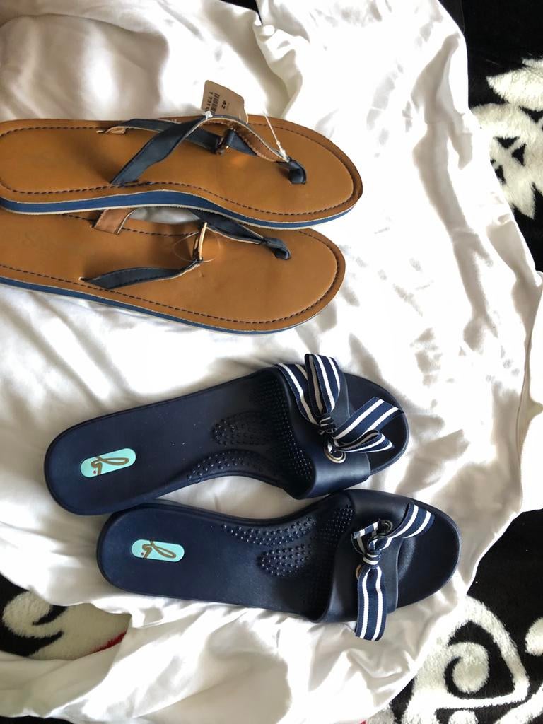 Nieuwe slippers maat 42, Ophalen of Verzenden, Nieuw, Blauw, Slippers
