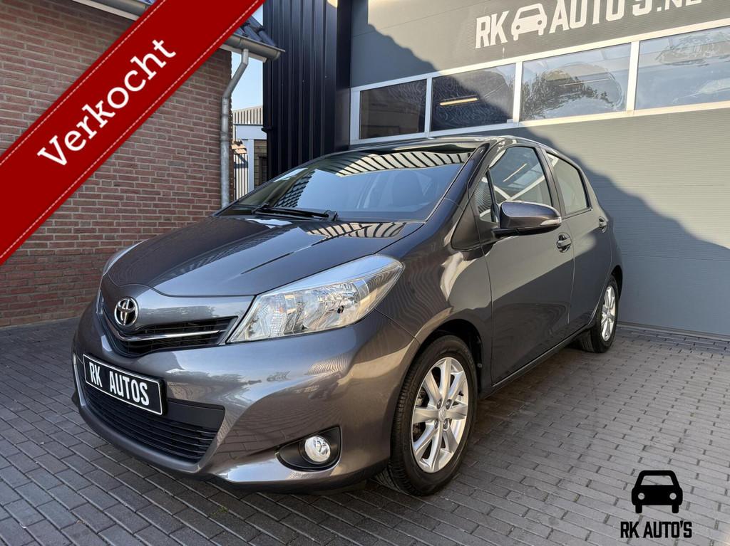 Toyota Yaris 1.3 VVT-i Dynamic / Automaat / 34dkm / Trekhaak, Euro 5, Stof, 4 cilinders, Met garantie (alle)