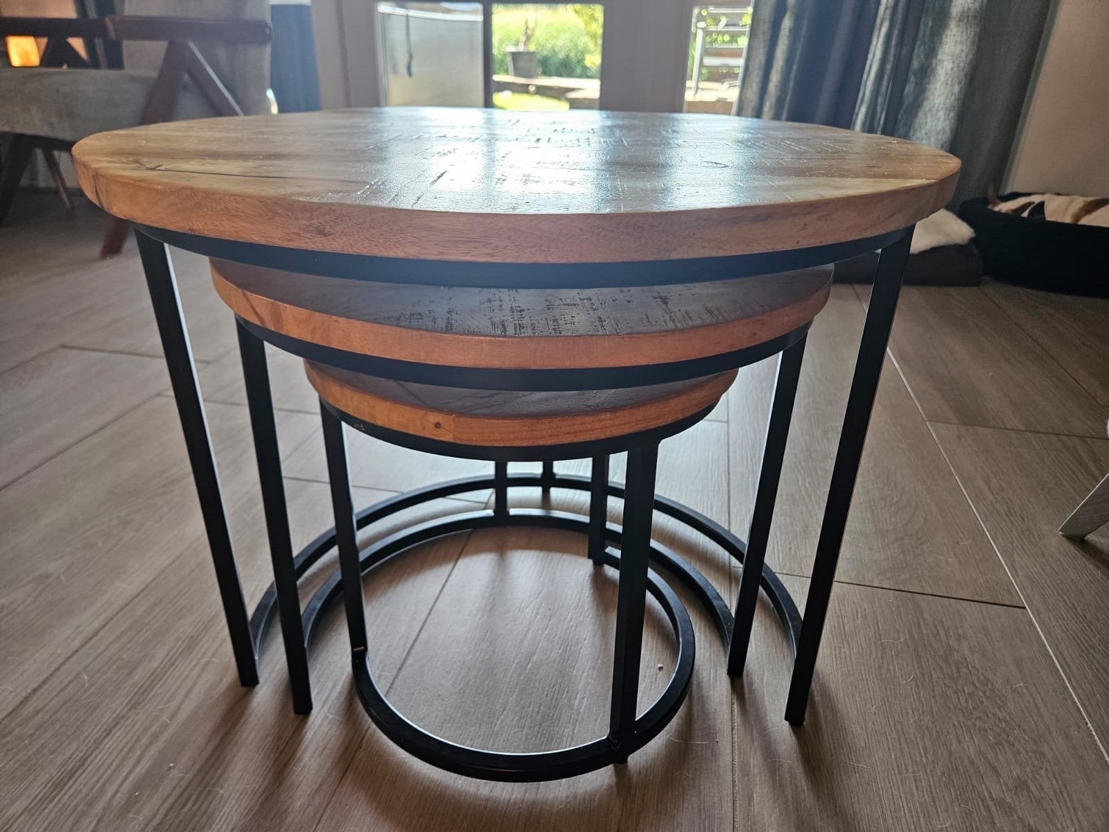 bijzettafels - Mangohout en metaal, Huis en Inrichting, Ophalen, Minder dan 50 cm, Gebruikt, Rond
