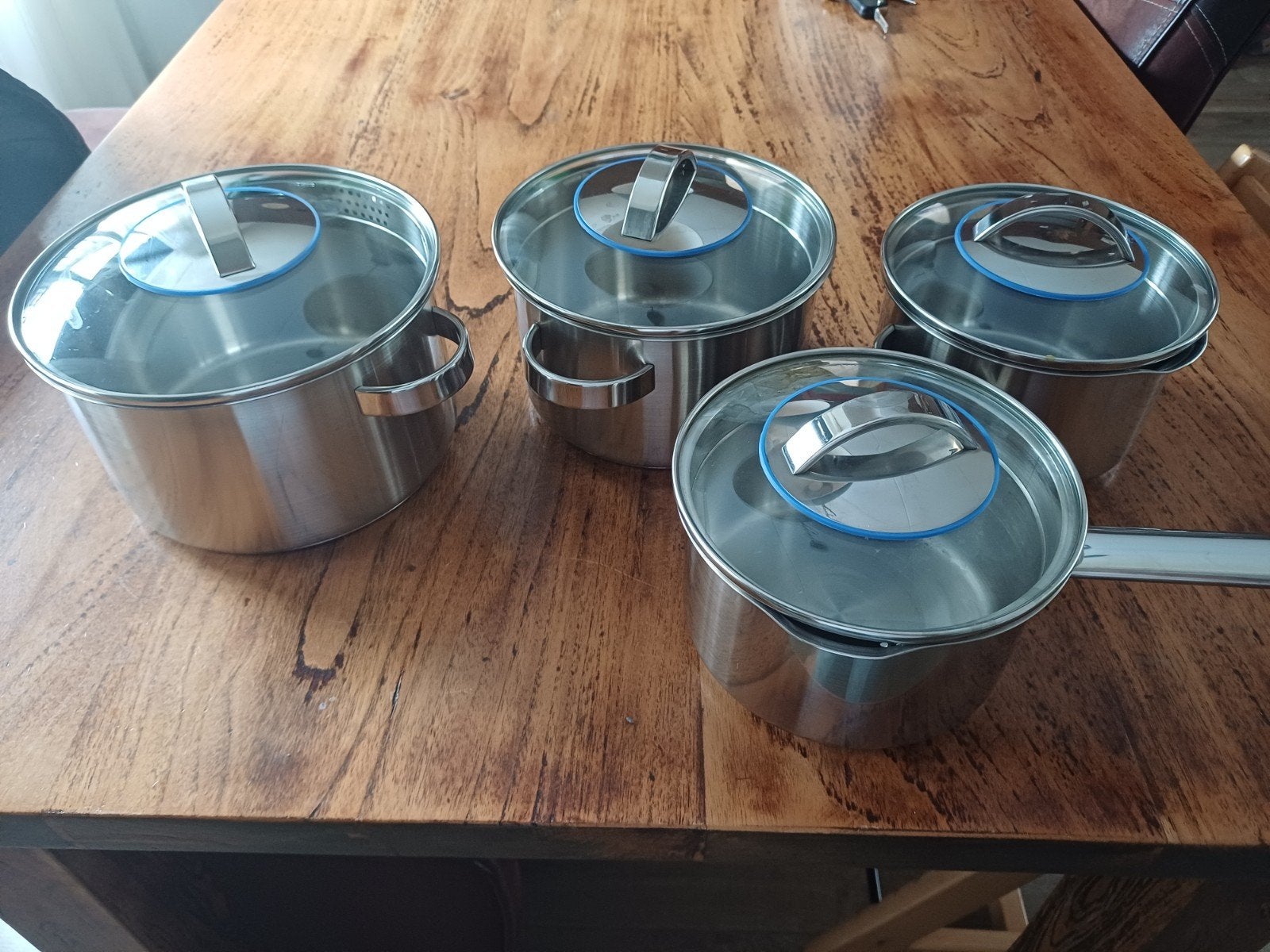 Complete pannenset van Sola, zo goed als nieuw, Ophalen, Zo goed als nieuw, Rvs, Pannenset