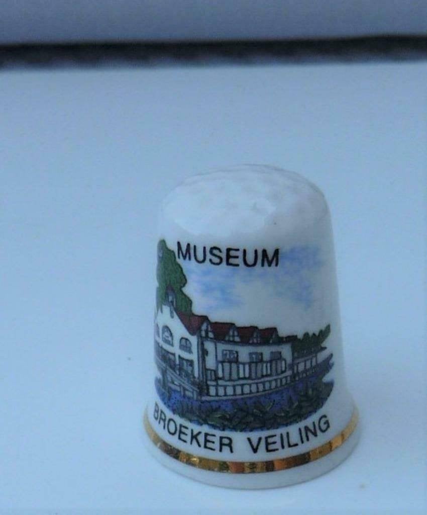 24 vingerhoedjes, PORSELEIN, EN METAAL VINTAGE , VERZAMELING, Verzenden, Zo goed als nieuw, Overige materialen, Nederland