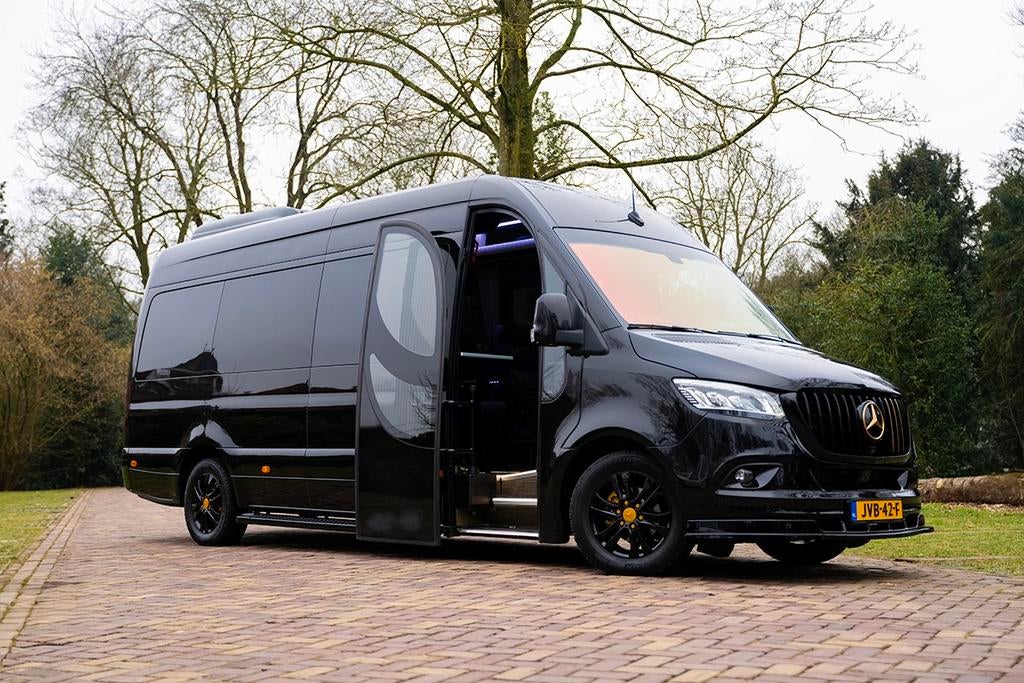 Luxe 9-persoons bus huren – VIP vervoer met/zonder chauffeur, Diensten en Vakmensen, Verhuur | Auto en Motor, Personenauto, Trouwauto