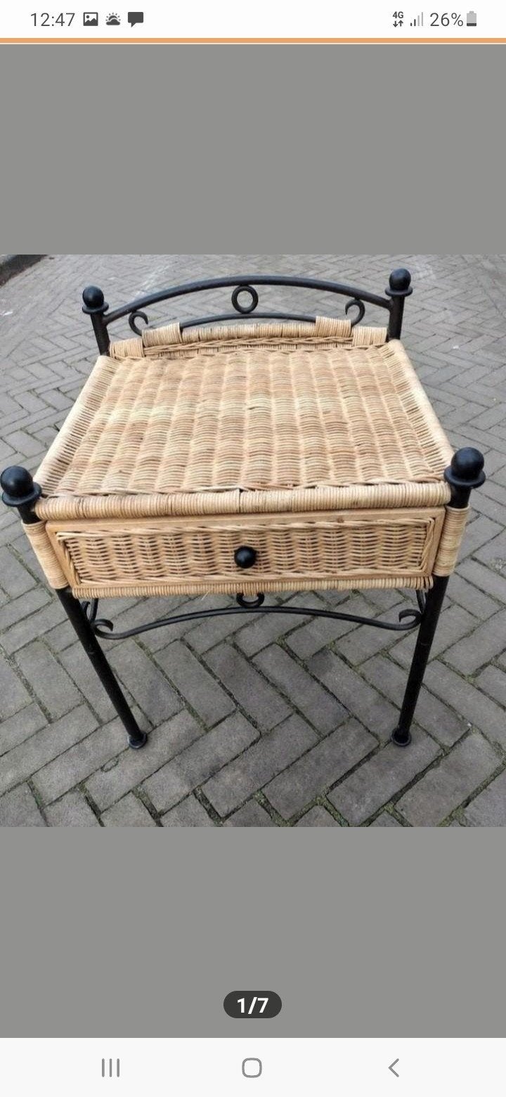 Rotan nachtkastje met lade en metalen frame, Huis en Inrichting, Ophalen of Verzenden, Gebruikt, Boho, Landelijk