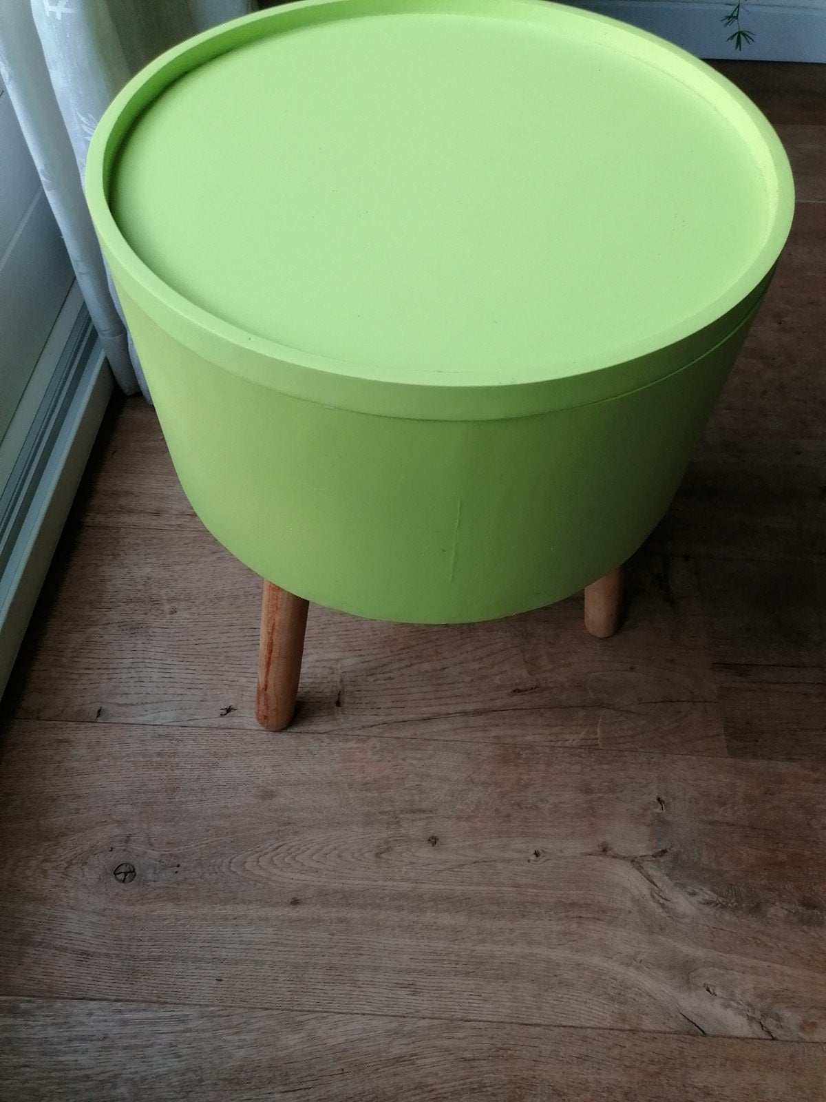 Lime groen tafeltje, Ophalen, Rond, Minder dan 55 cm, Minder dan 45 cm