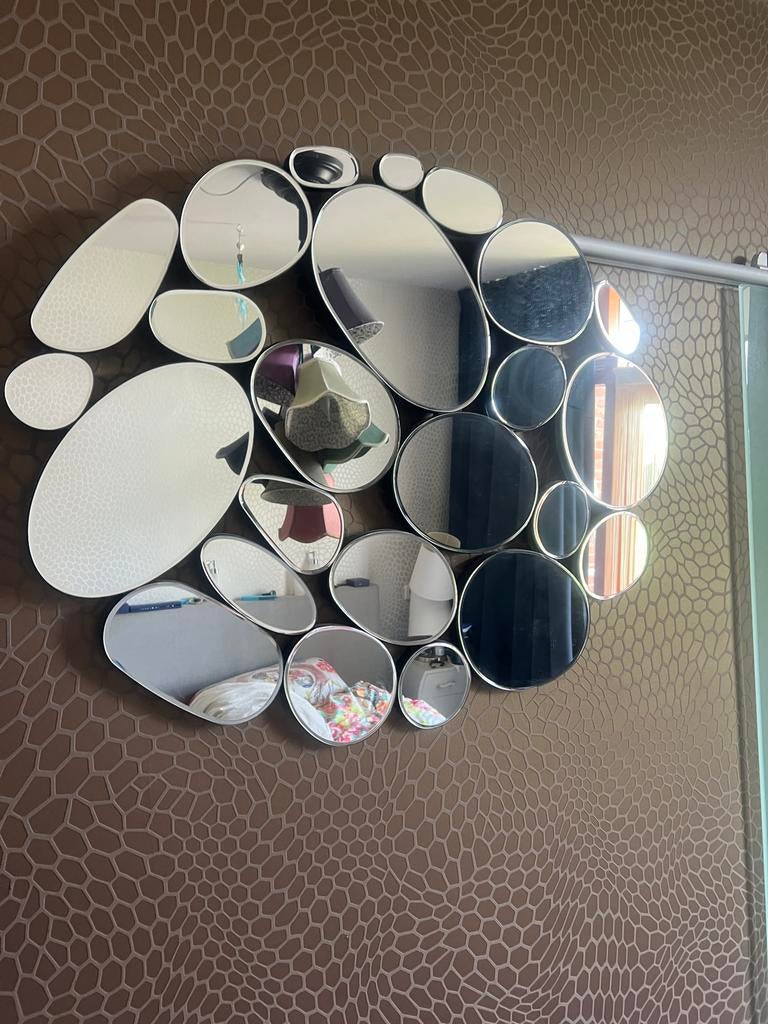 Decoratieve spiegel met organische vormen, Huis en Inrichting, Woonaccessoires | Spiegels, Ophalen, Zo goed als nieuw, 75 tot 100 cm