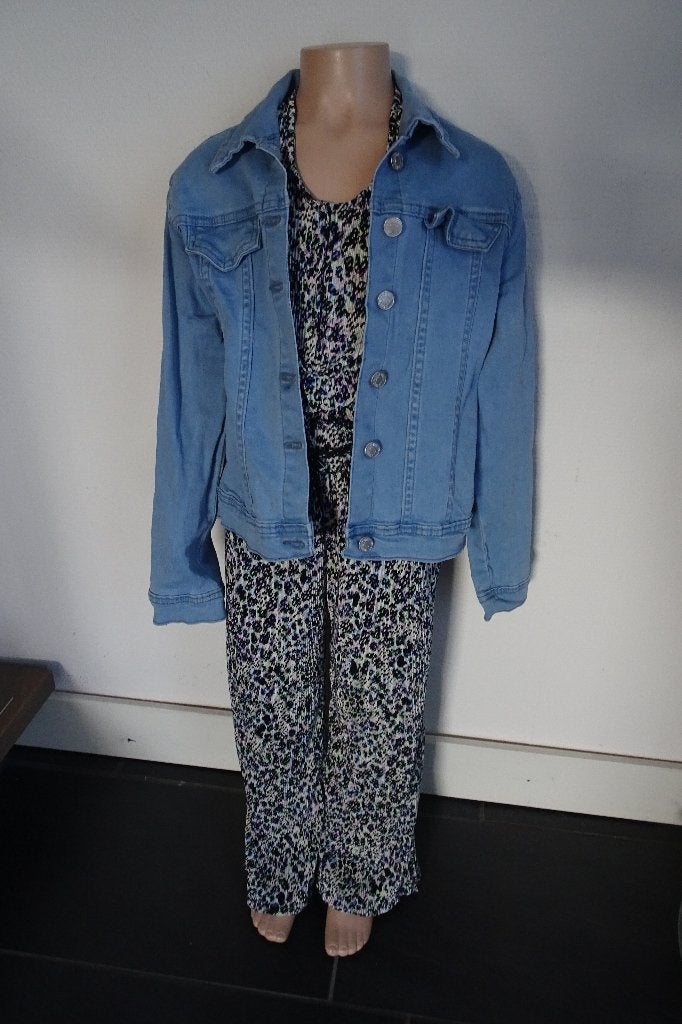spijkerlook jasje maat 134/140, Ophalen, Zo goed als nieuw, Meisje, Jas