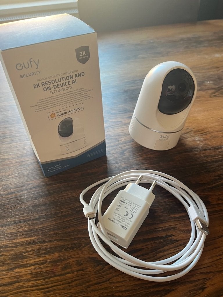 Eufy Security 2K indoor pan & tilt, Audio, Tv en Foto, Ophalen of Verzenden, Zo goed als nieuw, Binnencamera