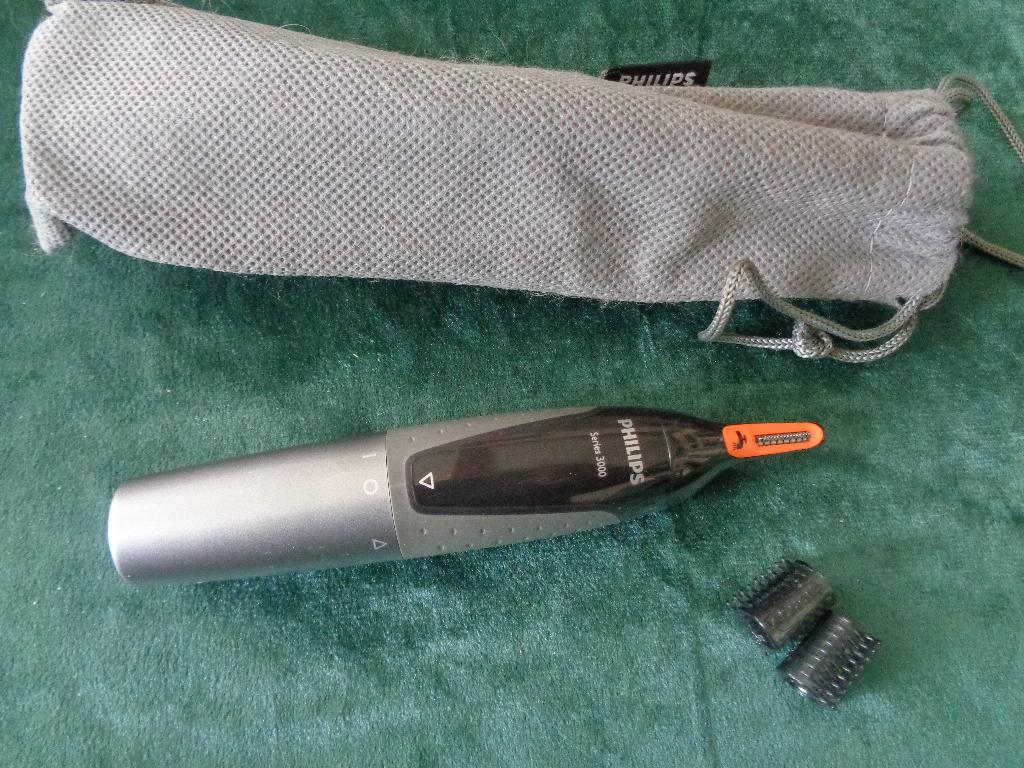 neus trimmer van philips in stoffen hoes, Ophalen of Verzenden, Nieuw, Scheren en Epileren