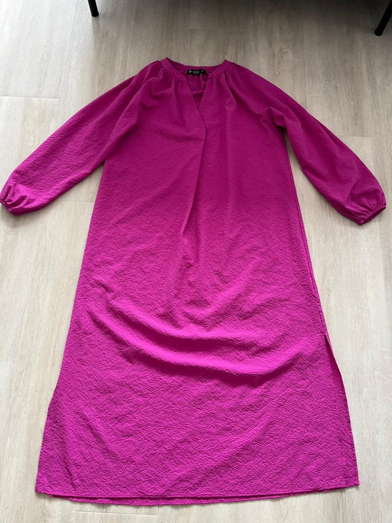 Fuchsia Dress – Guts & Gusto – Size M (EUR), Kleding | Dames, Jurken, Zo goed als nieuw, Roze, Boven de knie, Ophalen of Verzenden