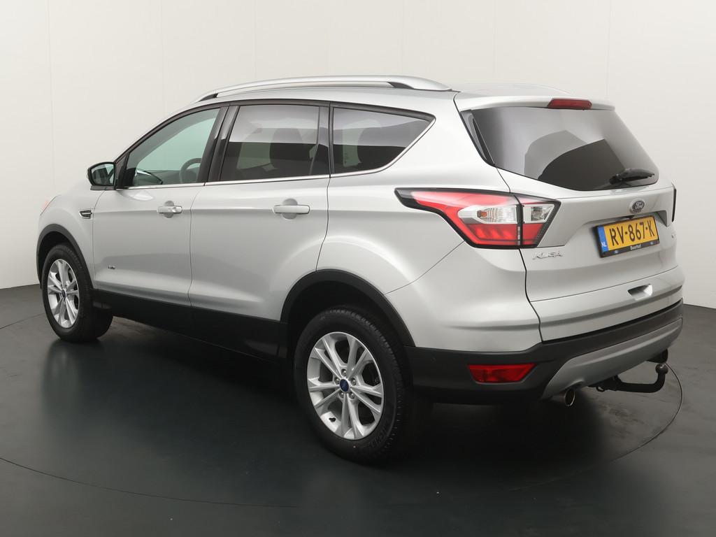 Ford Kuga 1.5 Titanium 4WD 182PK | Trekhaak | Winter pack |, Auto's, Stof, Euro 6, 4 cilinders, 1850 kg