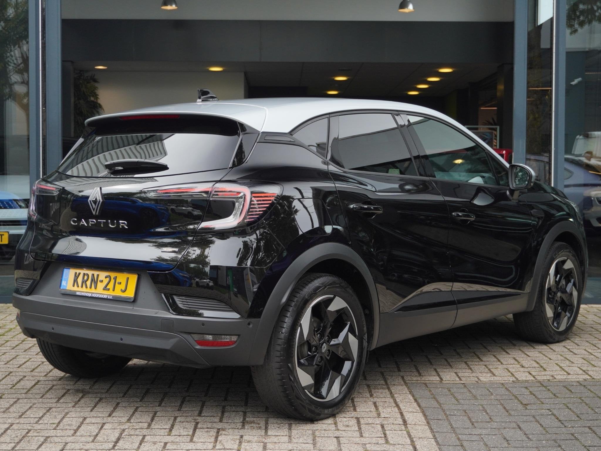 Renault Captur 1.8 E-Tech full hybrid 160 techno AUTOMAAT /, Auto's, Parkeersensor, 4 cilinders, 160 pk, Leder en Stof