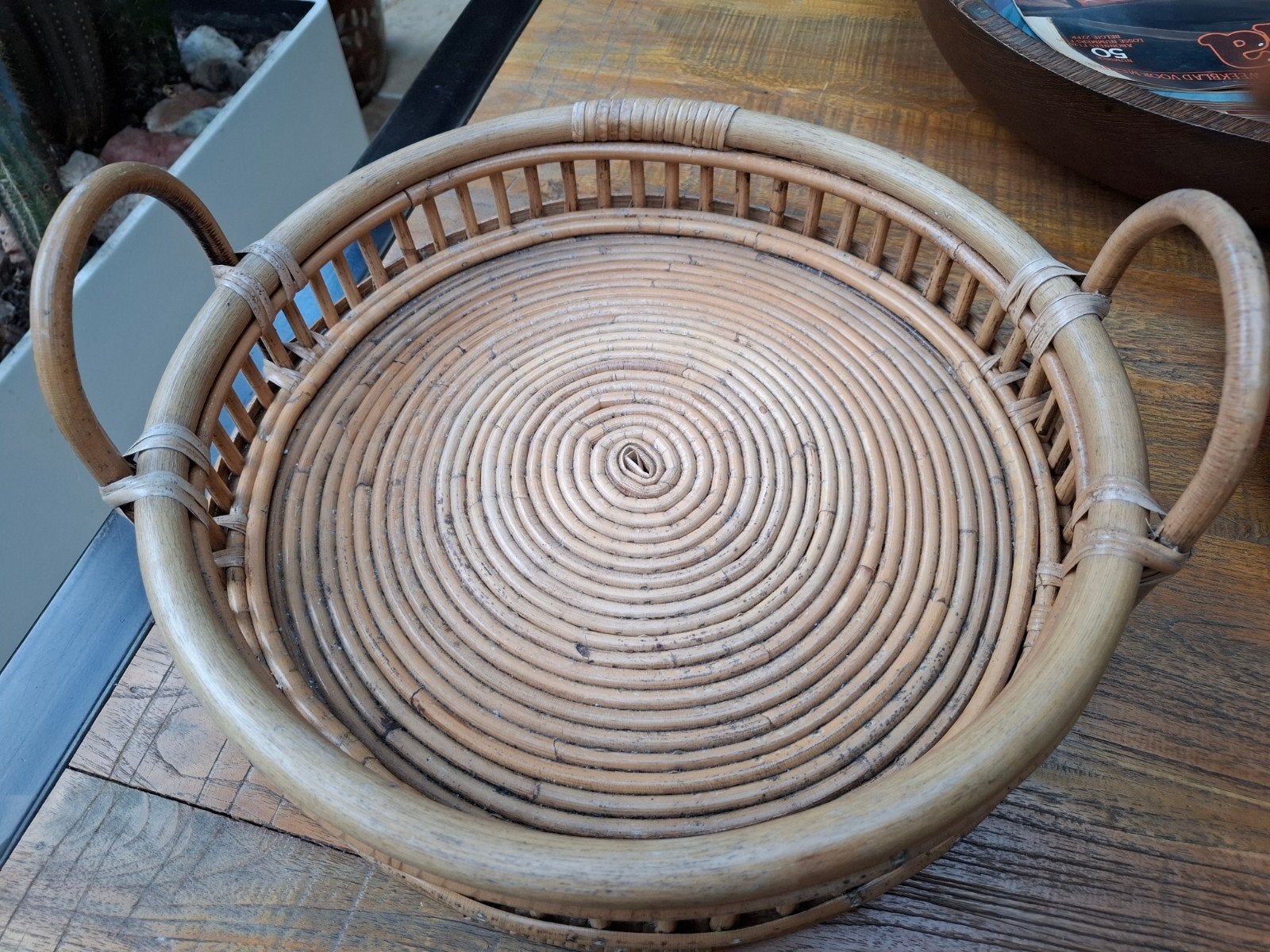 Foto 2 van Pencil reed rattan dienblad