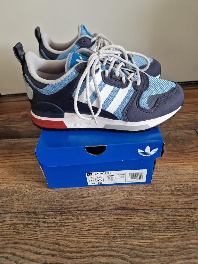 Adidas ZX 700 HD J sneakers - Blauw/Wit, Kleding | Dames, Nieuw, Ophalen of Verzenden, Sneakers of Gympen, Blauw
