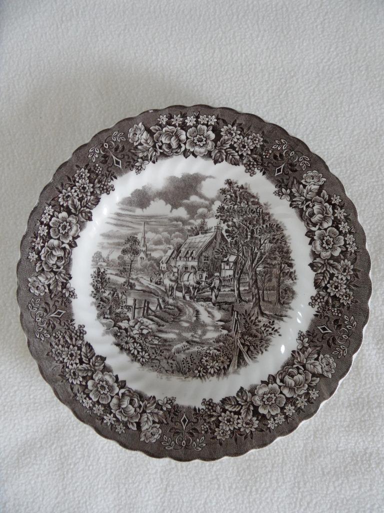 bord van Britisch Anchor - Memory Lane - bruin, Antiek en Kunst, Antiek | Servies los, Ophalen of Verzenden