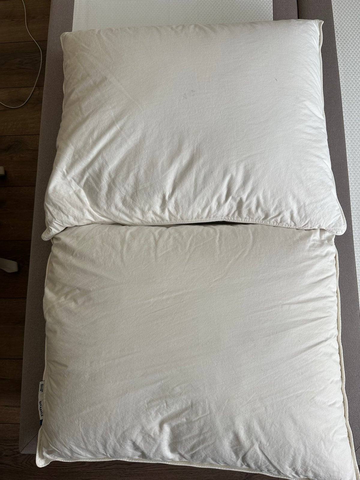 IKEA GULKAVLE kussens (2x) + STJÄRNBRÄCKA 4-seizoenendekbed, Huis en Inrichting, Slaapkamer | Beddengoed, Ophalen, Wit, Twijfelaar
