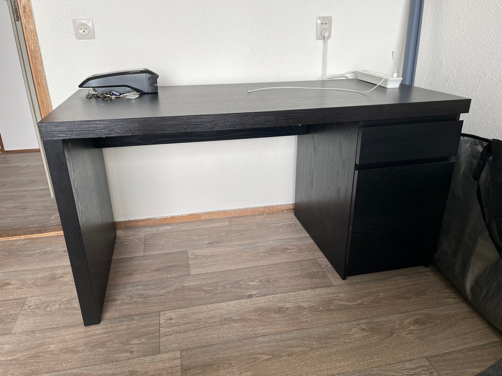 Bureau ikea, Ophalen, Zo goed als nieuw