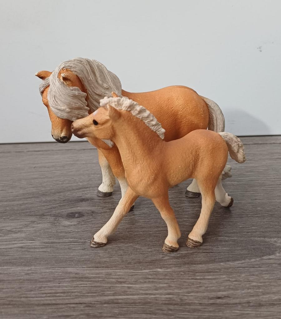 Schleich Haflinger moeder met veulen - in goede staat, Ophalen of Verzenden, Zo goed als nieuw