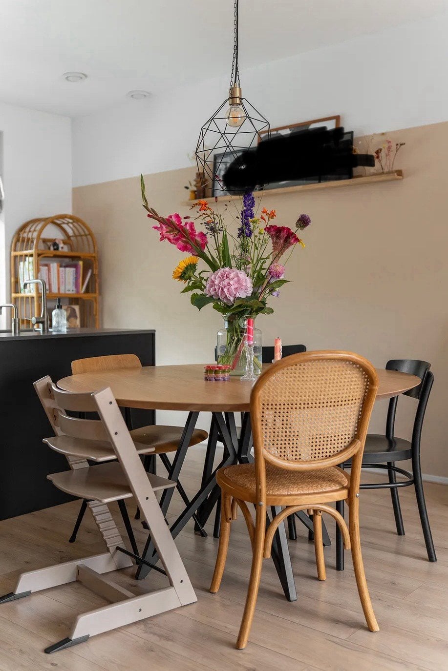 Studio HENK Butterfly Quadpod, ronde tafel Ø 140 cm, Huis en Inrichting, Ophalen, Gebruikt, Vijf personen of meer, 100 tot 150 cm