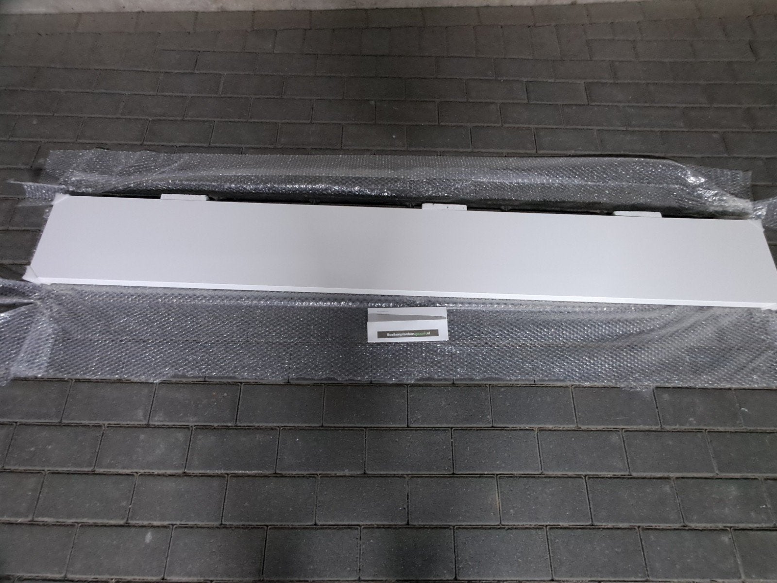 Nieuwe wandplank met blinde ophangbeugel - RAL 9010, Huis en Inrichting, Ophalen, Nieuw