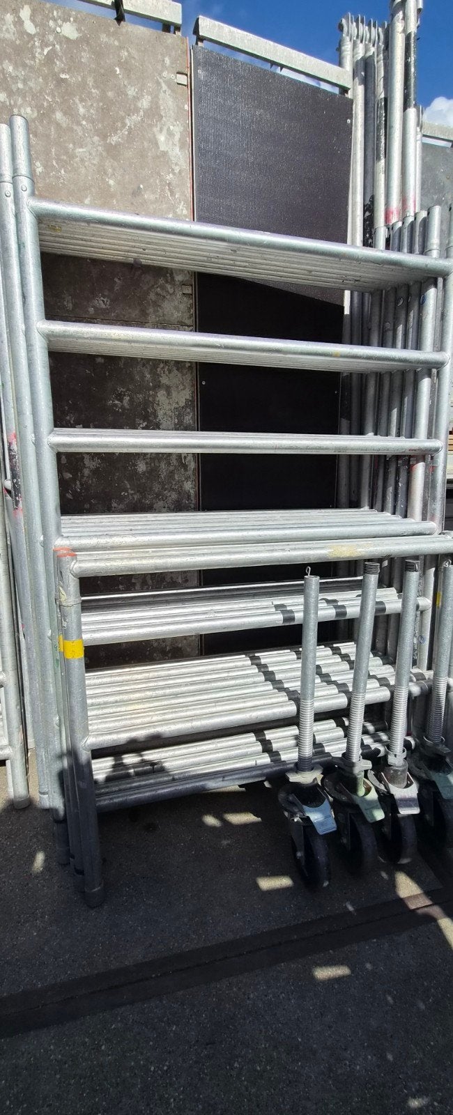 te koop altrex rolsteiger werkhoogte 8.20 mtr, Doe-het-zelf en Verbouw, Altrex, Ophalen of Verzenden, Rolsteiger of Kamersteiger