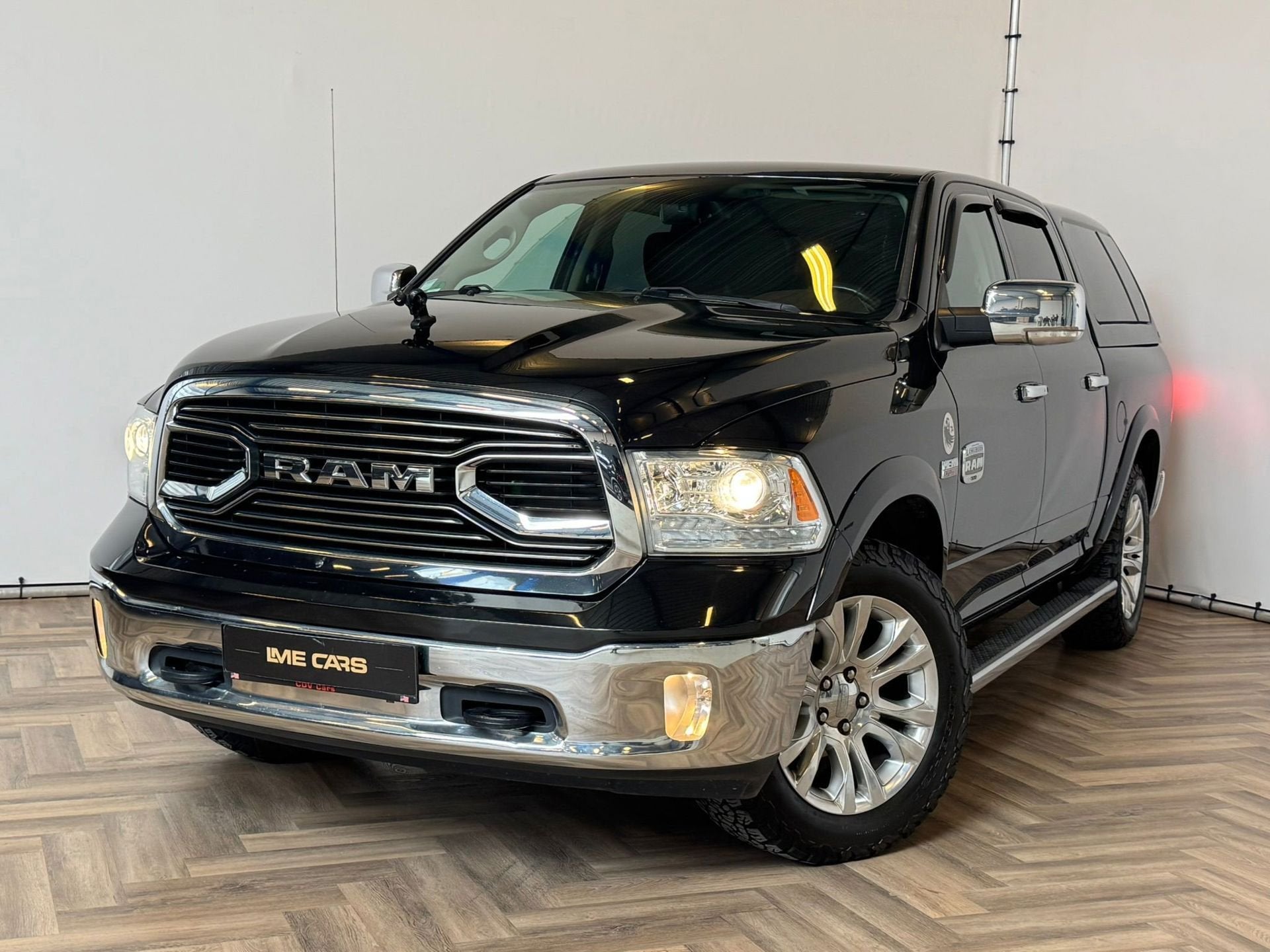 Dodge RAM 5.7L HEMI|1500|LONGHORN|LUCHTVERING|INRUIL MOGELIJ, Automaat, Gebruikt, Overige modellen, Zwart
