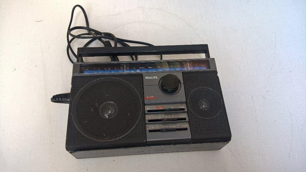 TE koop aangeboden mooi wereld radio philips .doe gepast bod, Ophalen of Verzenden, Gebruikt, Wereldontvanger