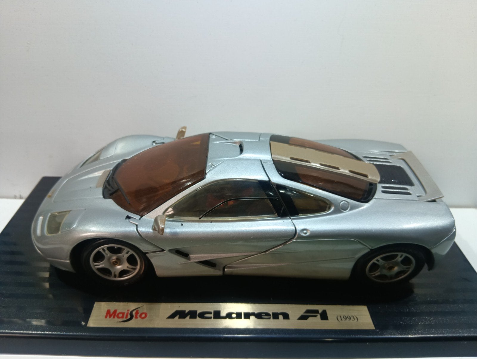 McLaren F1 1:18 schaalmodel, Ophalen of Verzenden, Zo goed als nieuw, Auto, Maisto