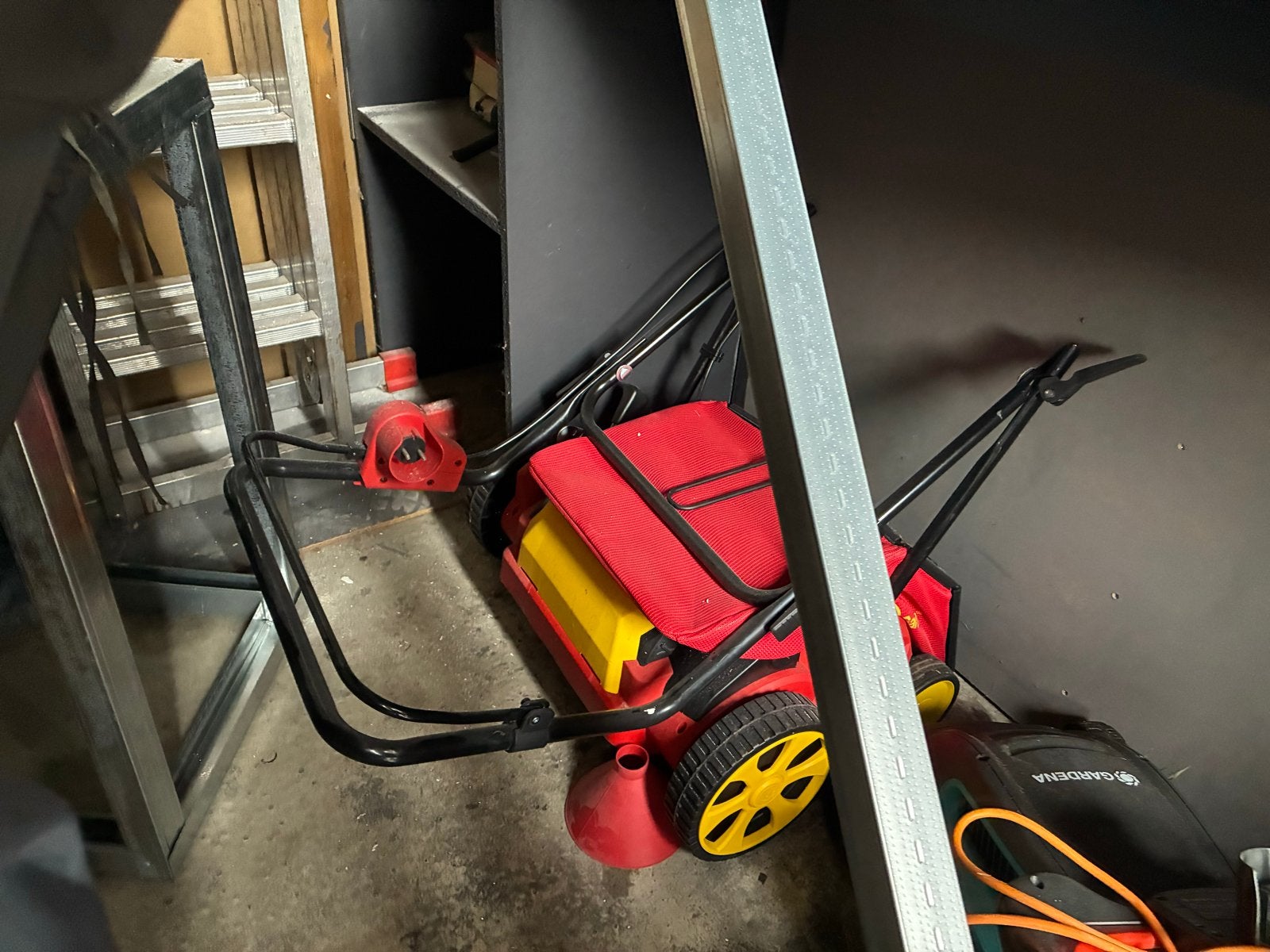 Wolf verticuteermachine, Ophalen, Zo goed als nieuw, Elektrische grasmaaier