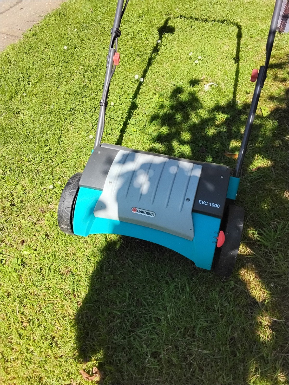 Nette, goed werkende Gardena verticuteermachine EVC 1000, Ophalen
