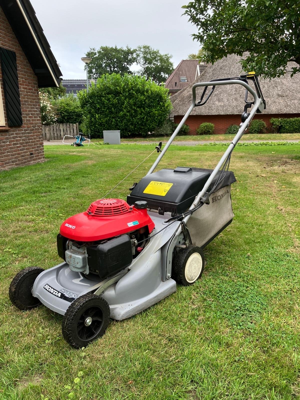 Honda HRB425C Benzine Grasmaaier - Goede Staat, Ophalen, Cirkelmaaier, Gebruikt, 40 t/m 49 cm