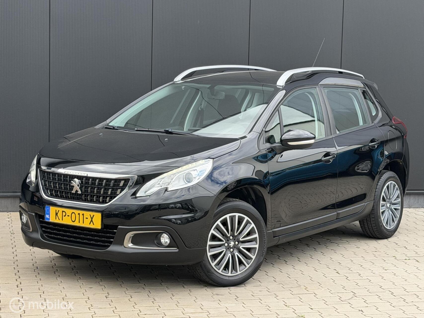 Peugeot 2008 1.2 110PK Blue Lion | CARPLAY | TREKHAAK |, Auto's, Voorwielaandrijving, Stof, Origineel Nederlands, Bedrijf