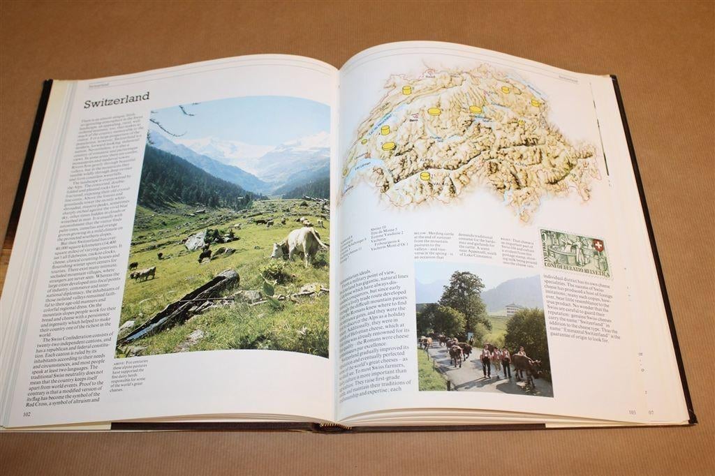 World Atlas of Cheese — Kaarten & Kaassoorten 1977, Ophalen of Verzenden, Gelezen, Italië