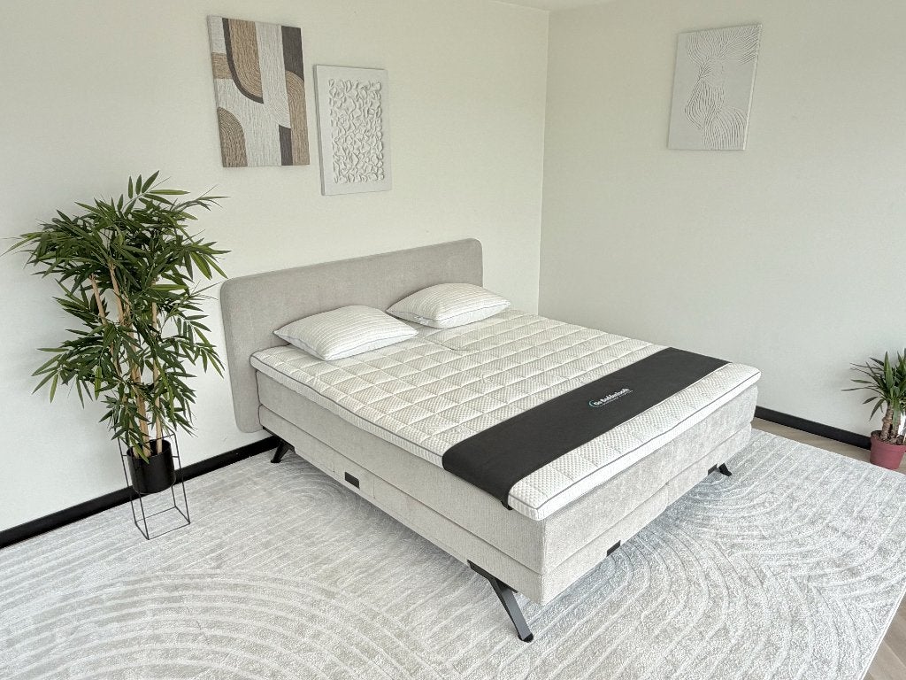 Elektrische boxspring showroommodel 180x210 beige, Ophalen of Verzenden, 180 cm, Modern, stijlvol en tijdloos, 210 cm