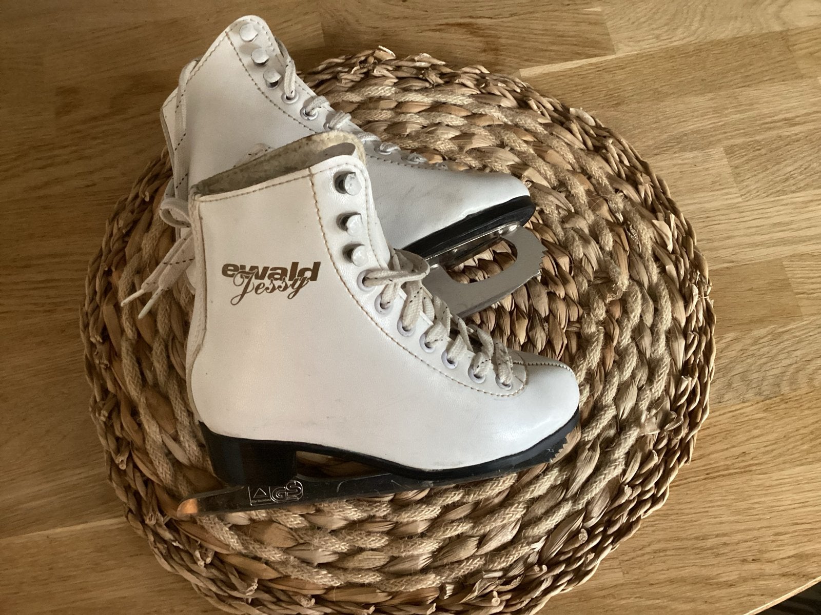 Witte kunstschaatsen maat 29 - Ewald Jessy, Sport en Fitness, Ophalen, Gebruikt, Kunstschaatsen, Overige merken
