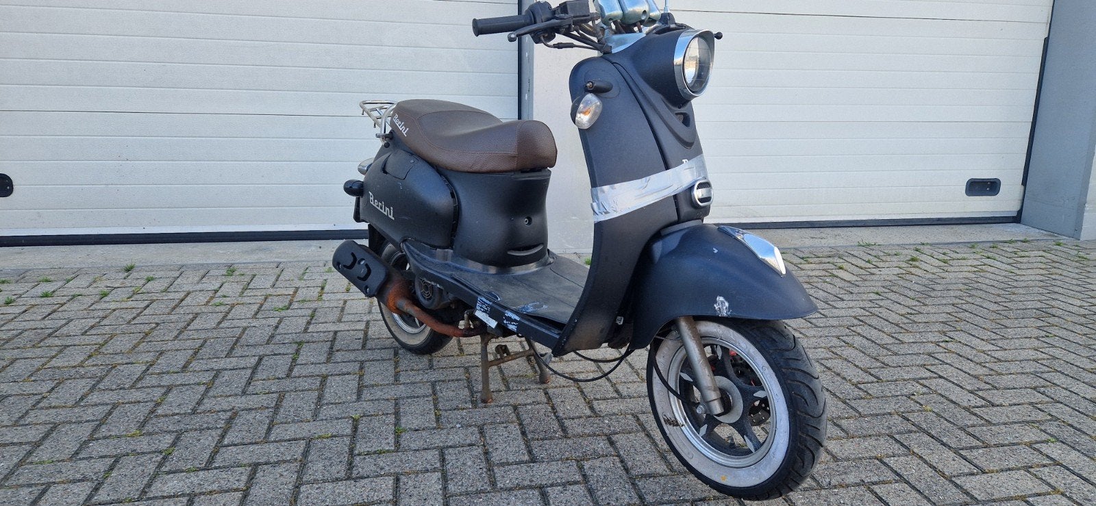 Tekoop berini snorscooter, Fietsen en Brommers, 0 versnellingen, 50 cc, Maximaal 25 km/u, Ophalen