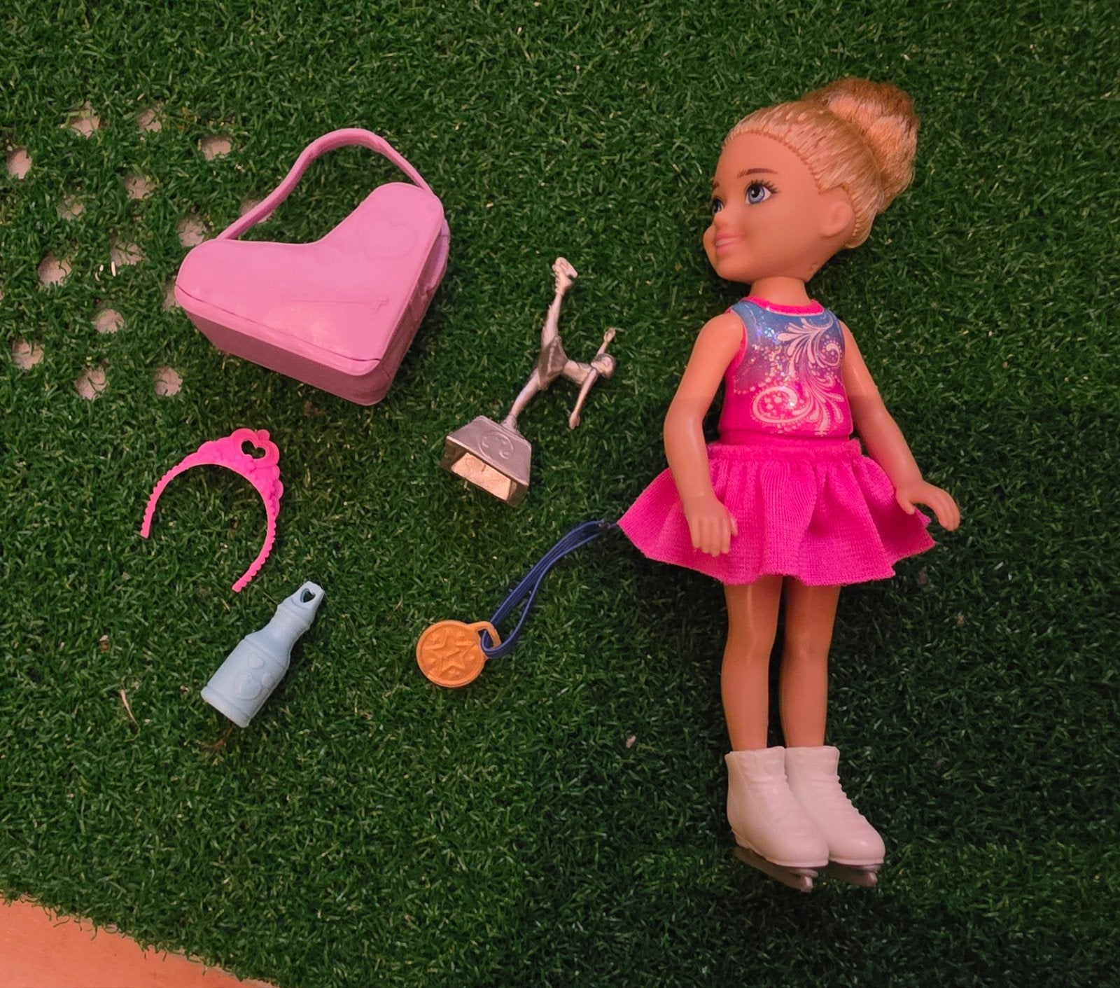Barbie Chelsea  Schaatsen