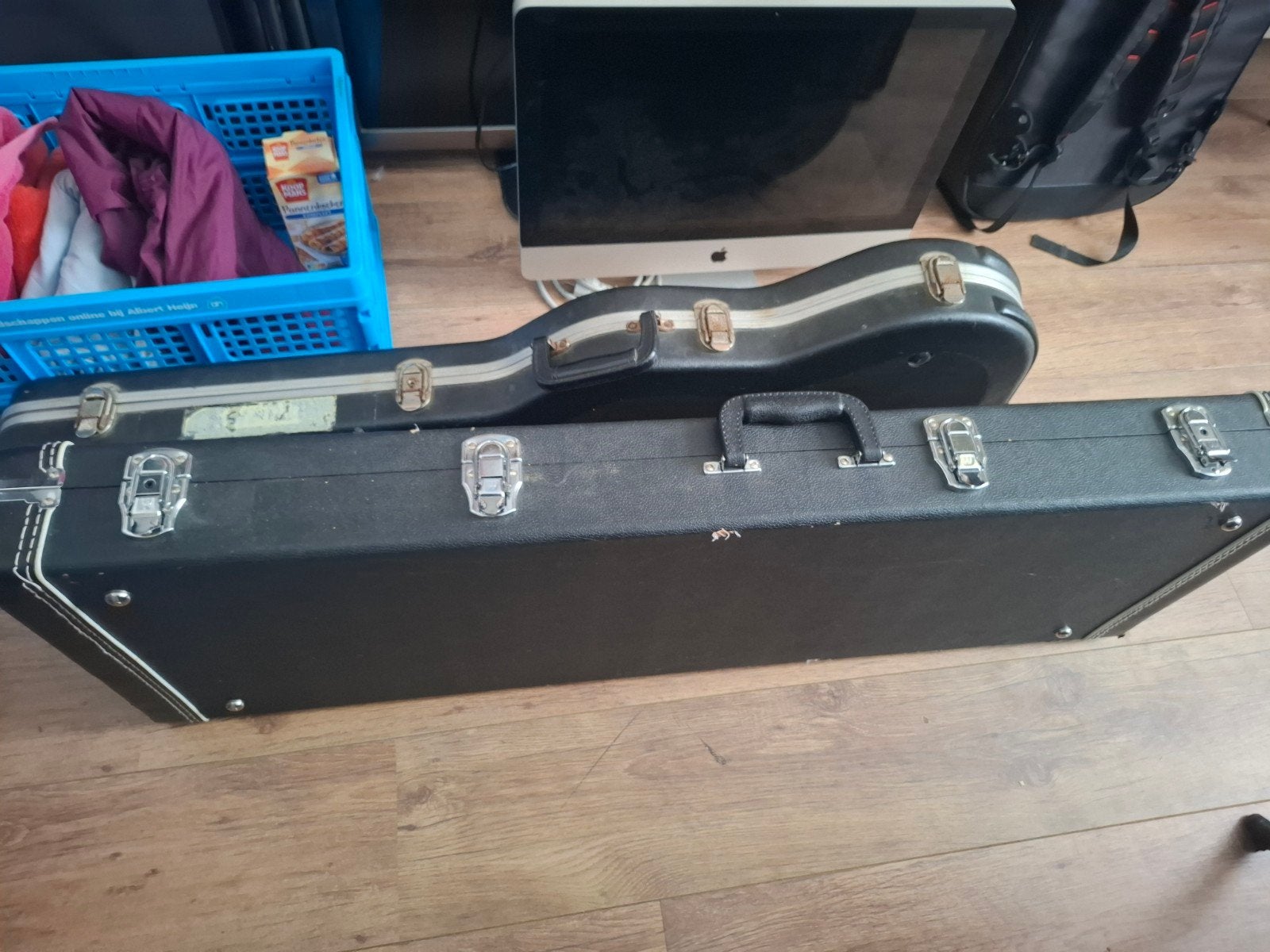 2 gitaarkoffers, Muziek en Instrumenten, Behuizingen en Koffers, Ophalen, Gebruikt, Elektrische gitaar