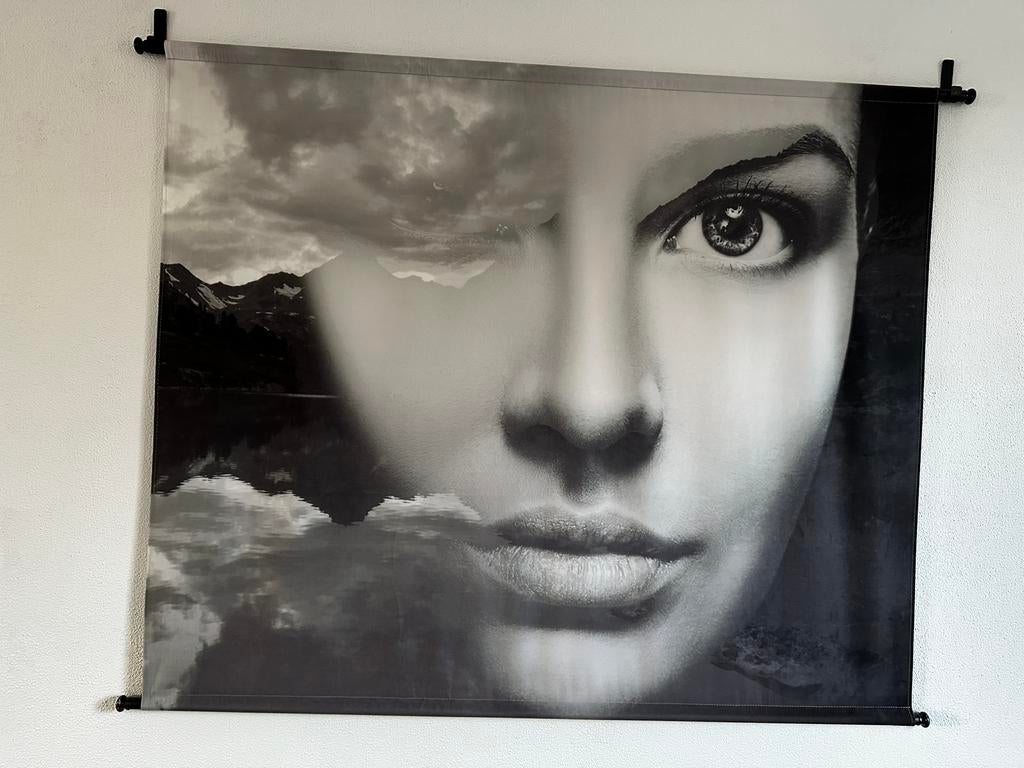 Wanddoek vrouw, Ophalen
