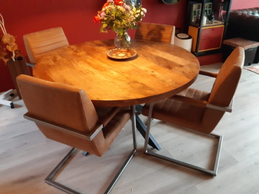 EETTAFEL mangohout – rond 130 cm, Rond, Zo goed als nieuw, Vijf personen of meer, Ophalen