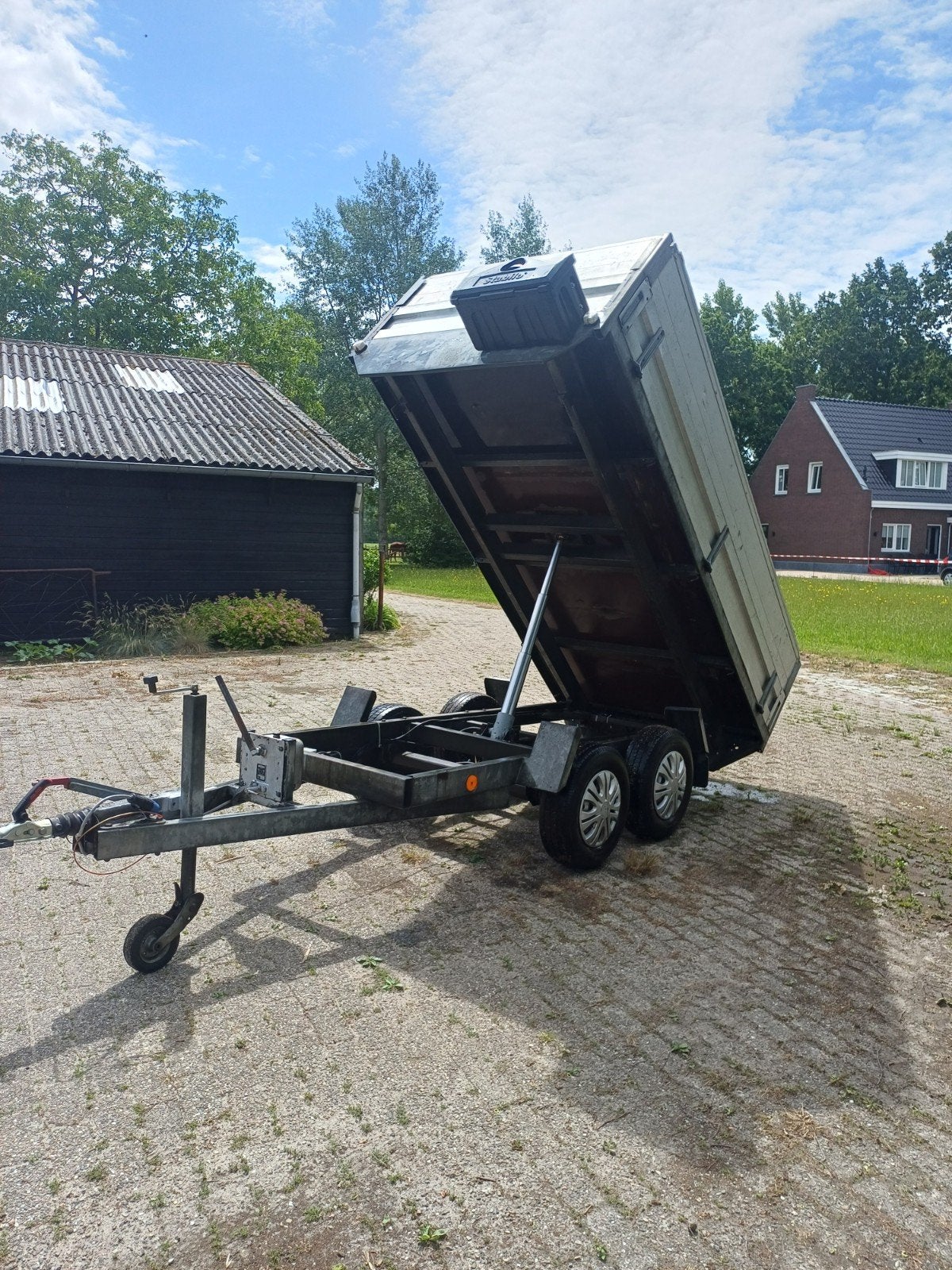 Nette Anssems kipper, Auto diversen, Ophalen